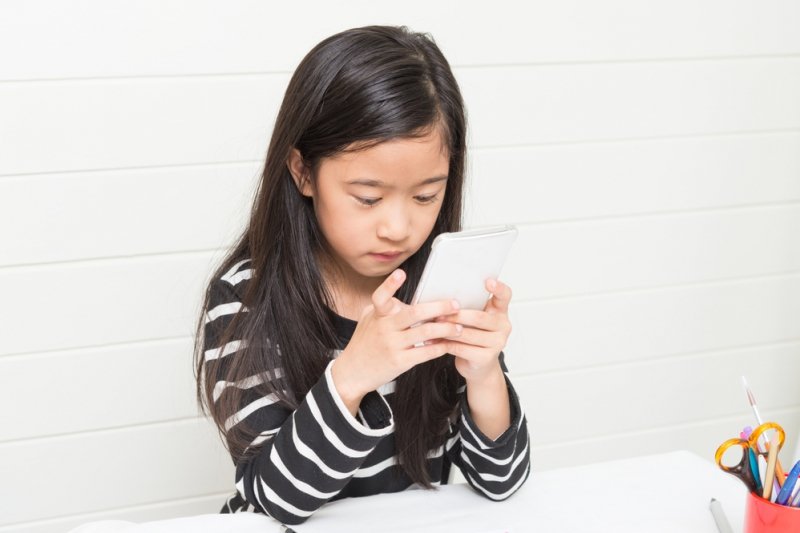Terlalu lama menatap layar? Waspadai computer vision syndrome
