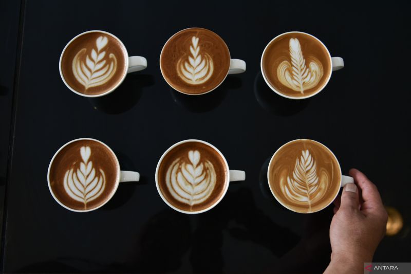 Cara membuat dirty latte di rumah, ini resep dan bahannya