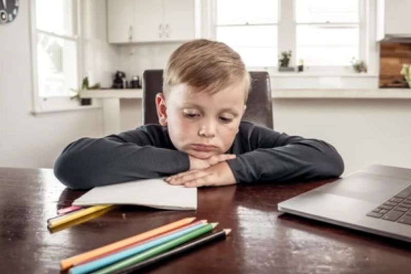 Bukan sekadar malas, ini 7 gejala ADHD yang sering tak disadari