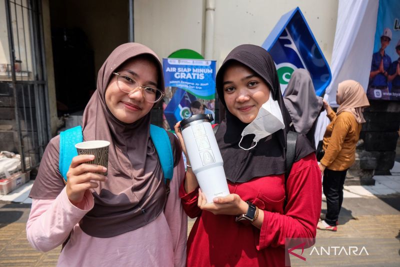Kenapa Gen Z suka bawa tumbler? Ini alasannya